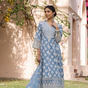 Heavy embroidery Anarkali suit zdjęcie 1