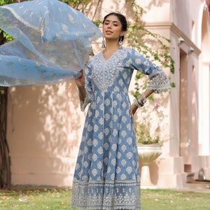 Heavy embroidery Anarkali suit zdjęcie 2