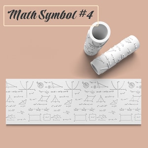 Puede incluir: Dos sellos cilíndricos blancos con símbolos y ecuaciones matemáticas, y una tira blanca con fórmulas matemáticas. El texto "Math Symbol #4" está en la esquina superior izquierda. El fondo es de color marrón claro.