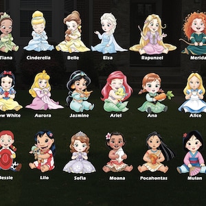 Pode incluir: Uma cole&ccedil;&atilde;o de 16 ilustra&ccedil;&otilde;es de desenhos animados de princesas da Disney, cada uma em posi&ccedil;&atilde;o sentada. As princesas s&atilde;o Tiana, Cinderela, Bela, Elsa, Rapunzel, Merida, Branca de Neve, Aurora, Jasmine, Ariel, Ana, Alice, Jessie, Lilo, Sofia, Moana, Pocahontas e Mulan.