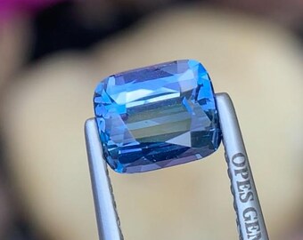天然ブルースピネルルース宝石 2.07カラット、高品質、クッション