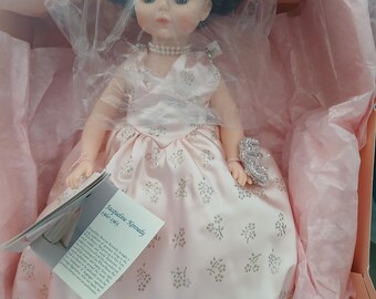 Madame Alexander First Ladies Mamie Eisenhower 1436  Collector Doll Vintage Doll 14", Inaugural Gown, Series IV