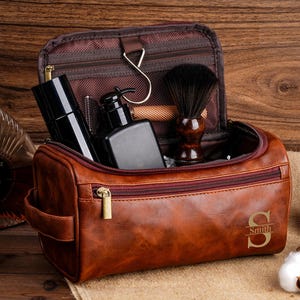 Gepersonaliseerde leren toilettas voor heren, gegraveerde dopp-kits gepersonaliseerd, cadeaus bruidsjonkers, reistoilettas, cadeau voor jongens mannen bruiloft