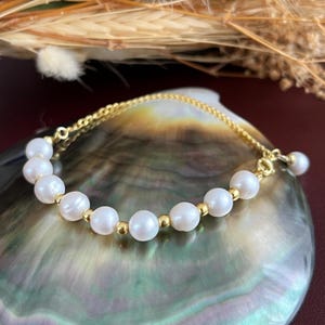 14K Gold Pearl Bracelet , Natural Pearl Delicate Style , Dainty Pearl Design , Perfect Wedding or Bridesmaid Gift , Elegant Jewelry for Her