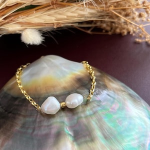 14K Gold Pearl Bracelet , Natural Pearl Delicate Style , Dainty Pearl Design , Perfect Wedding or Bridesmaid Gift , Elegant Jewelry for Her