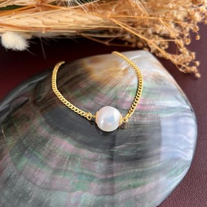 14K Gold Pearl Bracelet , Natural Pearl Delicate Style , Dainty Pearl Design , Perfect Wedding or Bridesmaid Gift , Elegant Jewelry for Her