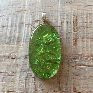 Green Fused Dichroic Art Glass Jewelry Necklace Pendant Green Ice Oval FREE shipping (s)