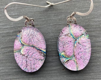 Fused Dichroic Art Glass Jewelry Dangle Earrings Pink Wavy Pattern FREE shipping (s)
