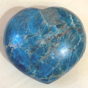 Polished Blue Apatite Heart Shape Carved Crystal Minera Stone From Madagascar   A1