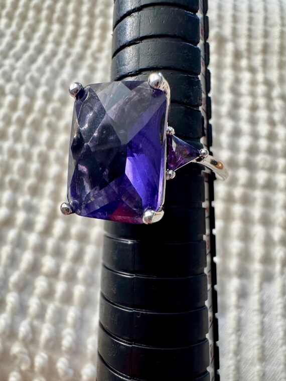 Amethyst Colored Gemstone Ring, Silvertoned Band,… - image 6