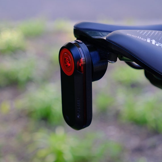 アクセサリー GARMIN Varia Garmin Varia Mount for Selle Italia Saddles, Garmin Insert