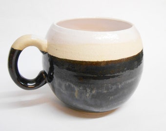 Mug Huggable Stoneware Bright shiny Mirror Black.