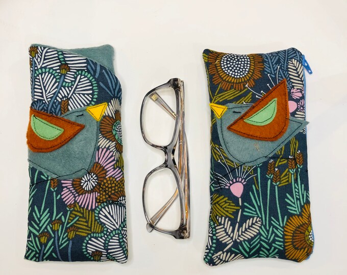 Organic Cotton Padded Fabric Eyeglass Case, felt appliqué, zipper, felt lined, eyeglass case