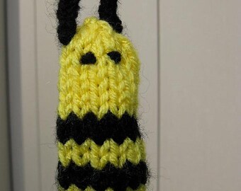 Bee Finger Puppet knitting PATTERN - instant download - permission to sell finished items