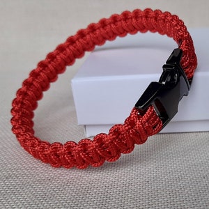 Red paracord bracelet Red woven bracelet Red rope bracelet Climbing rope bracelet for men Red and black bracelet Adjustable bracelet