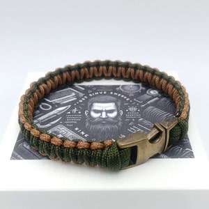 Pulsera de paracord hecha a mano para hombre Pulsera de cordón verde militar Joyas para hombre Pulsera de surf Regalos para él Pulsera de macramé Pulsera militar