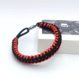 Red and black paracord bracelet Red woven bracelet Red rope bracelet Climbing rope bracelet for men Red bracelet Black mens bracelet