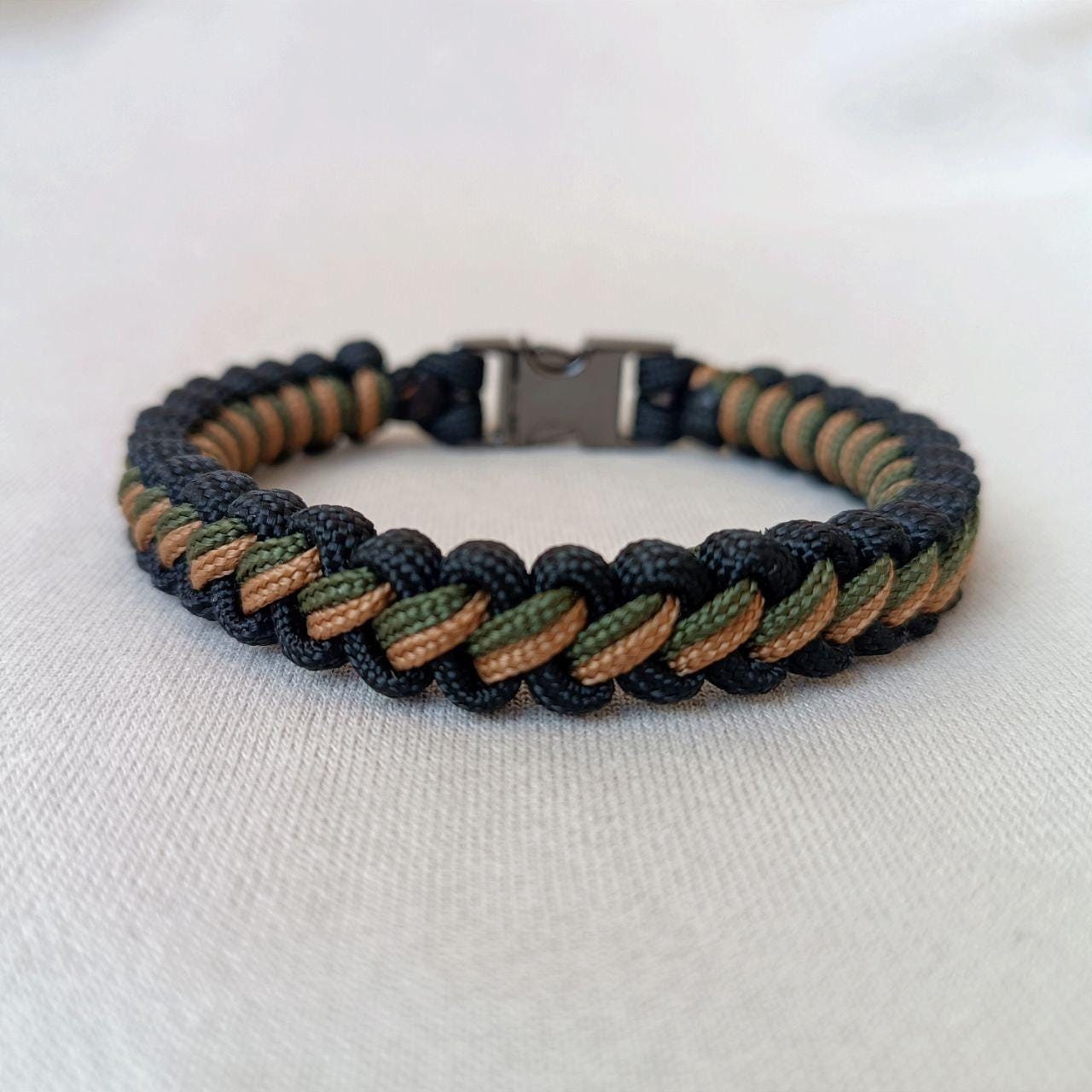 braccialetto paracord cobra wave, lunghezza interna 19 -22 cm, oliva | Fare acquisti vantaggiosamente su