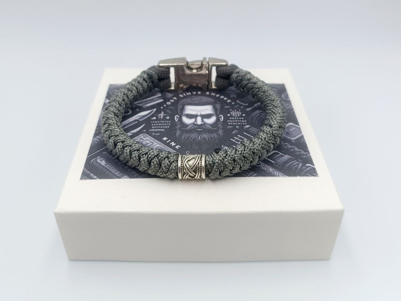 Bracelet Paracorde Gris – Fait Main, Solide Et Ajustable – Modèle Unique
