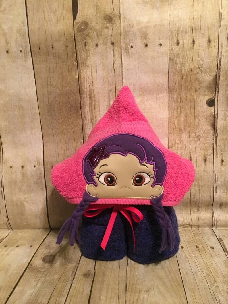 FREE SHIPPING Purple guppy girl hooded bathpool towel