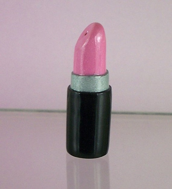 Items similar to Pink polymer clay lipstick bead large on Etsy