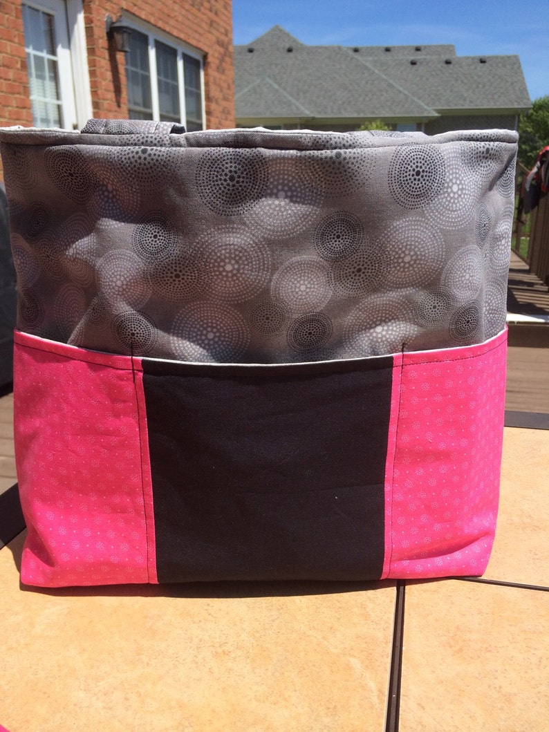Six Pocket Tote Bag With Zippered Pouch Included Black Gray Pink Modern ...