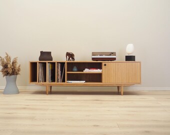 Vinyl cabinet D-S19