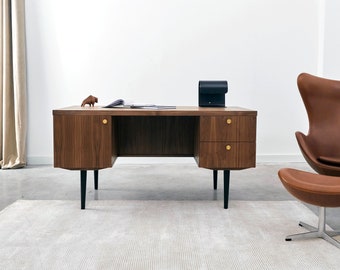 Desk in a mid-century Scandinavian style made of walnut vaneer Livlo O-B01