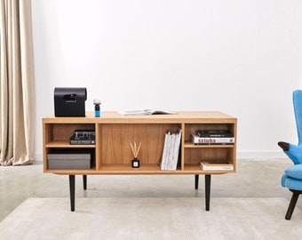 Desk in a minimalist Scandinavian style made of veneered oak wood D-B01