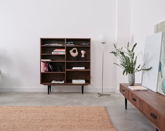 Bookcase, bookshelf made of walnut vaneer - Livlo O-R02