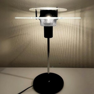 Lámpara vintage de la era espacial de IKEA "Cirkel": una lámpara de escritorio OVNI de acrílico posmoderna de los años 80 y 90: iluminación moderna retro de mediados de siglo