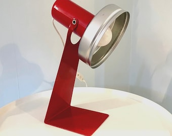 Lámpara de escritorio industrial roja de los años 70 // Lámpara vintage de metal // Diseño retro de la sueca Gnosjo Konstsmide