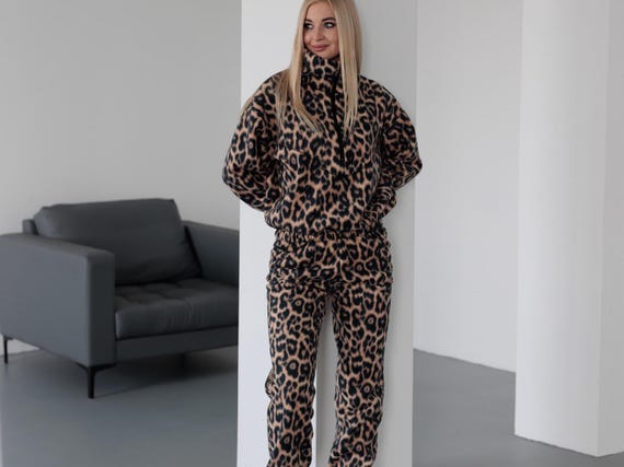 COZY WORLDWIDE】25 Leopard Royal Tracksuit フードジップ We COZY WORLDWIDE】25 Leopard Royal Tracksuit フードジップ We