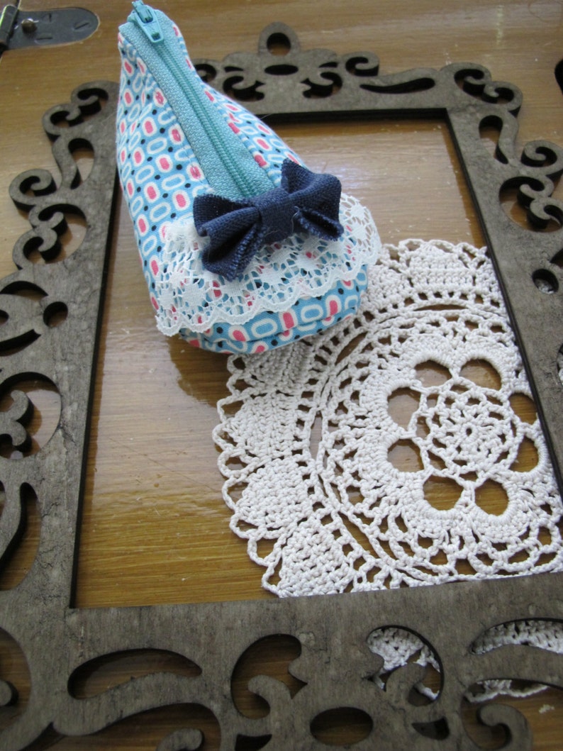PDF Sewing Pattern Cute Baby Shoe Zippered Coin Purse with Bow Tutorials