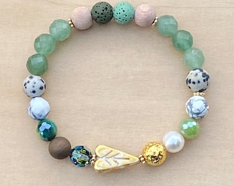Diffuser bracelet ~ Aromatherapy ~ Essential Oil ~ Gemstone ~ Heart ~ Stretch bracelet ~ Lava bead ~ Green