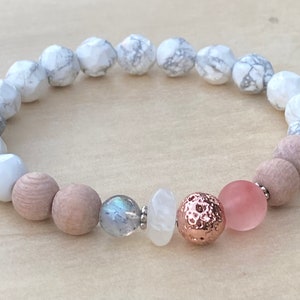 Diffuser bracelet ~ Aromatherapy ~ Essential Oil ~ Gemstone ~ Stretch bracelet ~ Lava bead