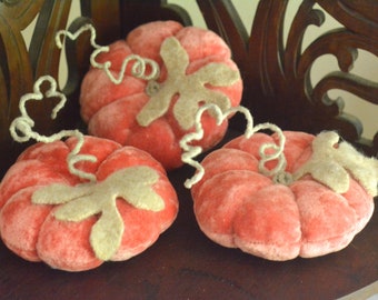 Vintage Velvet Pumpkin, Salmon Peach Pink Pumpkin, Cottagecore, Cottage Style, Farmhouse Decor, Fabric Pumpkin, Wedding Decor