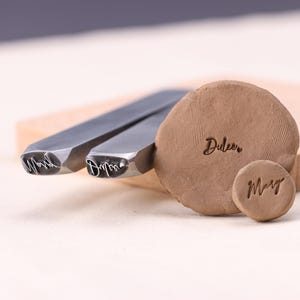 Timbro in metallo personalizzato con firma, timbro in argilla con iniziali personalizzate, timbro in ceramica, timbro in ceramica personalizzato, strumento per microtimbri per gioielli