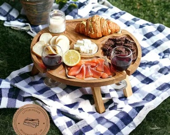 Mesa de vino de madera portátil / Tabla de charcutería de mesa de vino / Decoración de cocina rústica / Regalo para amantes del vino / Vino y queso / Regalo para parejas