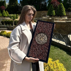 Exclusive No Analogues in the World Acrylic Stone Backgammon Set, Stylized Game Board with LION Design, Luxury Custom Gift, Gifts for Him