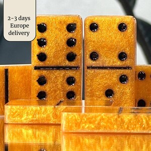 Dominó de resina epoxi amarillo completamente hecho a mano con estuche, regalo de dominó de resina epoxi, dominó personalizado, regalos de juegos de mesa, juego de noche familiar