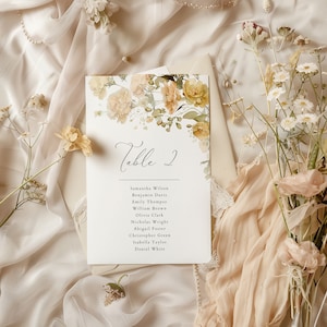 Modèle de carte de siège de mariage floral boho jaune poussiéreux, modèle de mariage de fleur jaune séchée, nom d'invité de sièges de mariage boho élégant