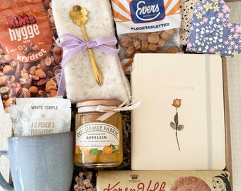 Harmony Hygge Geschenkbox für Sie – Gemütlicher Komfort und dänische Köstlichkeiten für jeden Anlass | Pflegepaket, Geburtstagsgeschenk, Selbstfürsorge, Wells bekommen