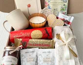 Hygge Box (rood) - Gezellig comfort en Deense lekkernijen voor elke gelegenheid | Verjaardagen, cadeaus, Moederdag, zelfzorg, welzijn