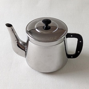 ビンテージコーヒーパーコレーターポット、1960年代のコーヒーボード、磨き上げられた金属製ブリューワー