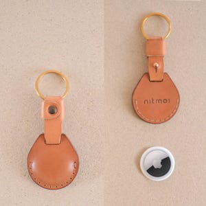 Premium AirTag Holder in Cognac Italian Leather, Apple AirTag Keyring, Custom Leather AirTag Keychain, Monogram Air Tag case, Travel Gift