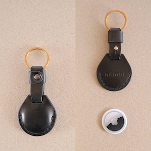 Premium AirTag Holder in Black Italian Leather, Apple AirTag Keyring, Custom Leather AirTag Keychain, Monogram Air Tag case, Gift for Him