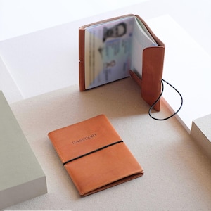 Leder-Passhülle, stilvolle Cognac-Passhülle, personalisierte Passhülle mit Monogramm, Leder-Reisezubehör, einzigartiges Geschenk