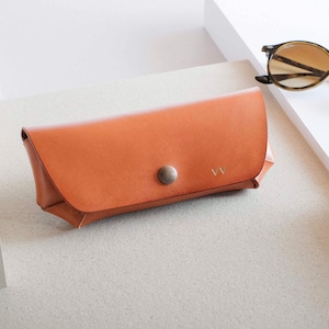 Cognac Leder Brillenetui, Pflanzlich gegerbtes Leder aus Italien, handgefertigt