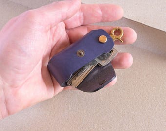 Key Holder Blue: Handmade Italian Vegetable-Tanned Leather Key Case with Custom Monogram
